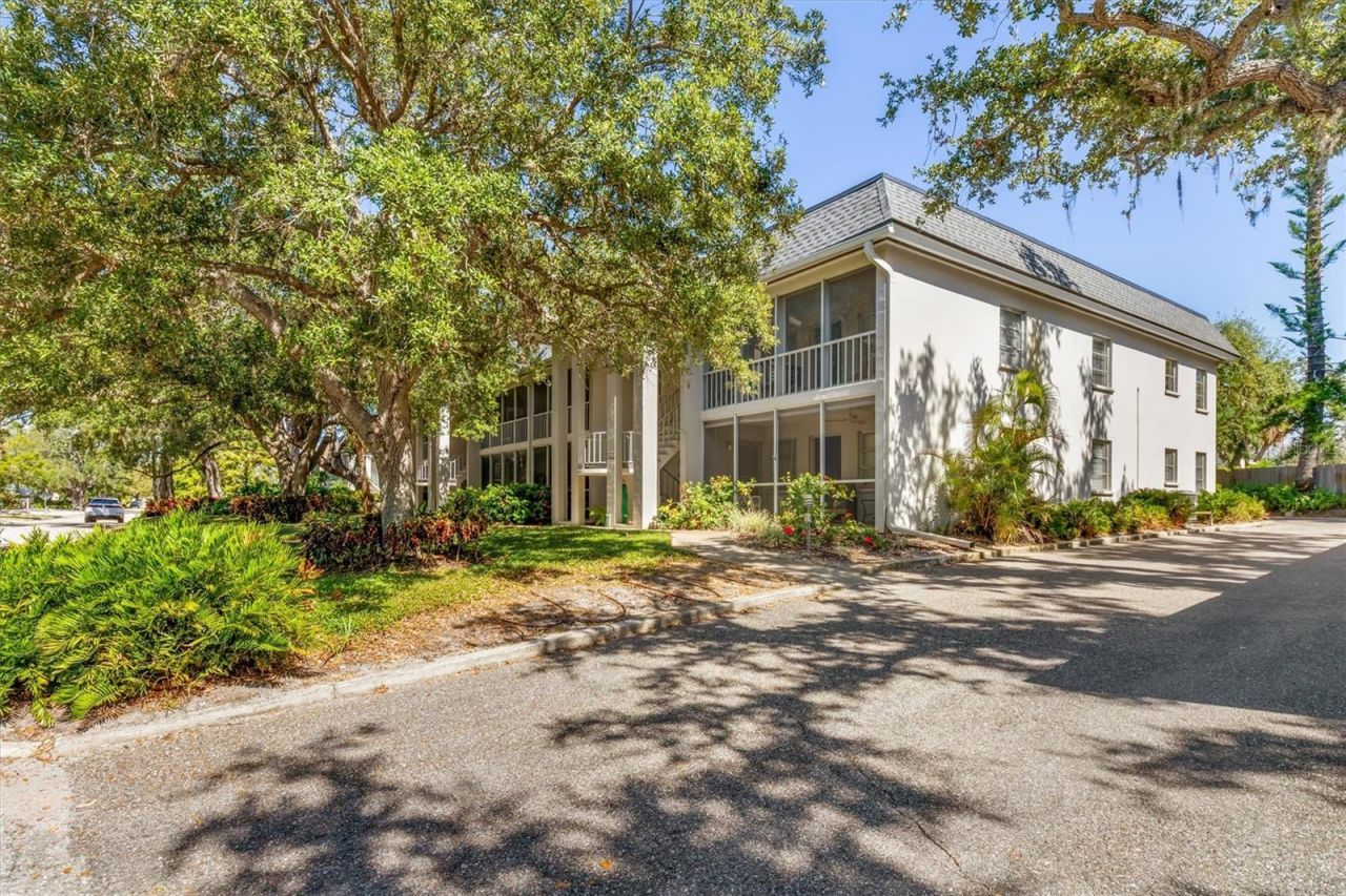 3745 Almeria Avenue, Unit 6S, Sarasota, FL 34239 Photo