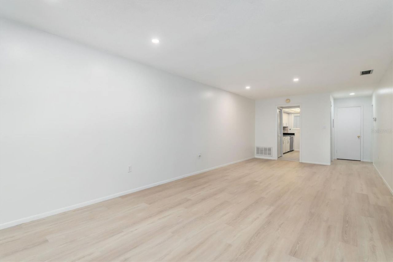 3745 Almeria Avenue, Unit 6S, Sarasota, FL 34239 Photo