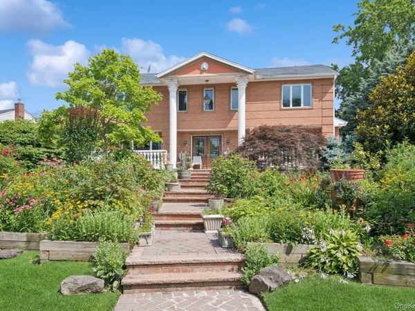 328 W Ivy Hill Road, Woodsburgh, NY 11598