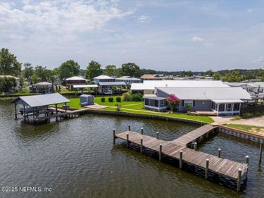 164 MOONLITE Drive, Welaka, FL 32193