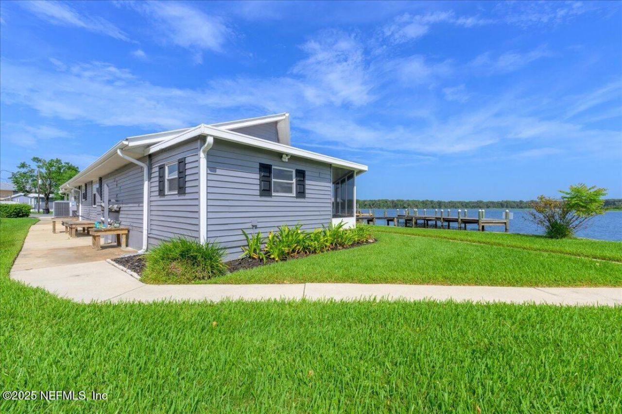 164 Moonlite Drive, Welaka, FL 32193 Photo