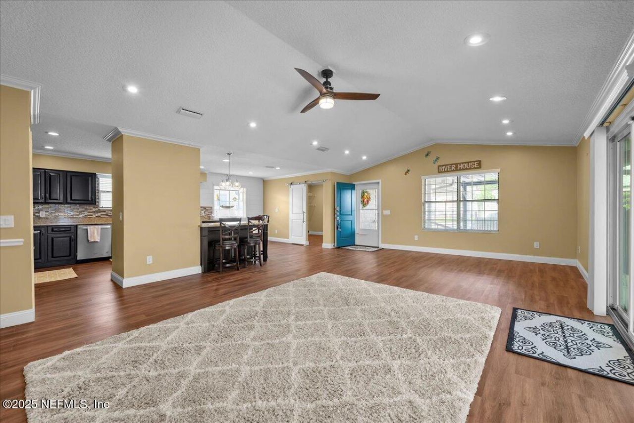 164 Moonlite Drive, Welaka, FL 32193 Photo