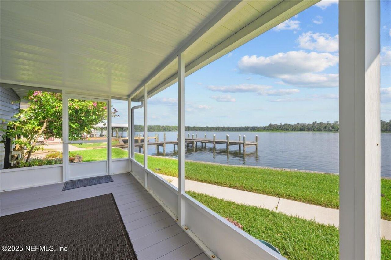 164 Moonlite Drive, Welaka, FL 32193 Photo