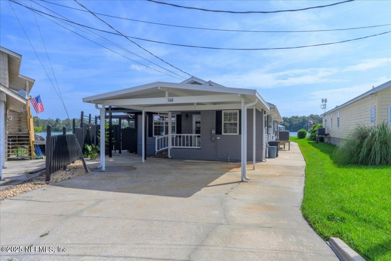 164 Moonlite Drive, Welaka, FL 32193 Photo