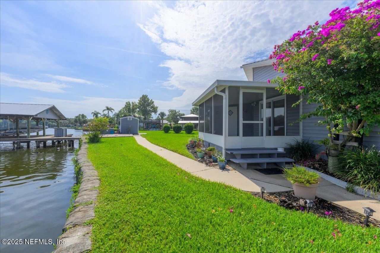 164 Moonlite Drive, Welaka, FL 32193 Photo