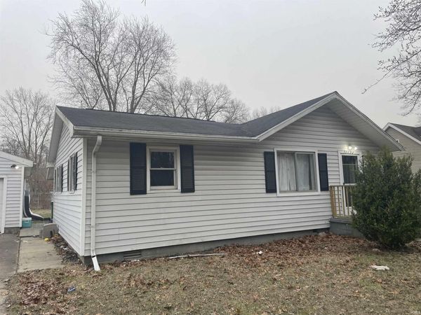 50632 Kenilworth Road, South Bend, IN 46637