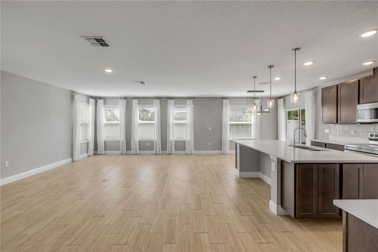 2211 Elegant Manor Circle, Edgewater, FL 32141 Photo