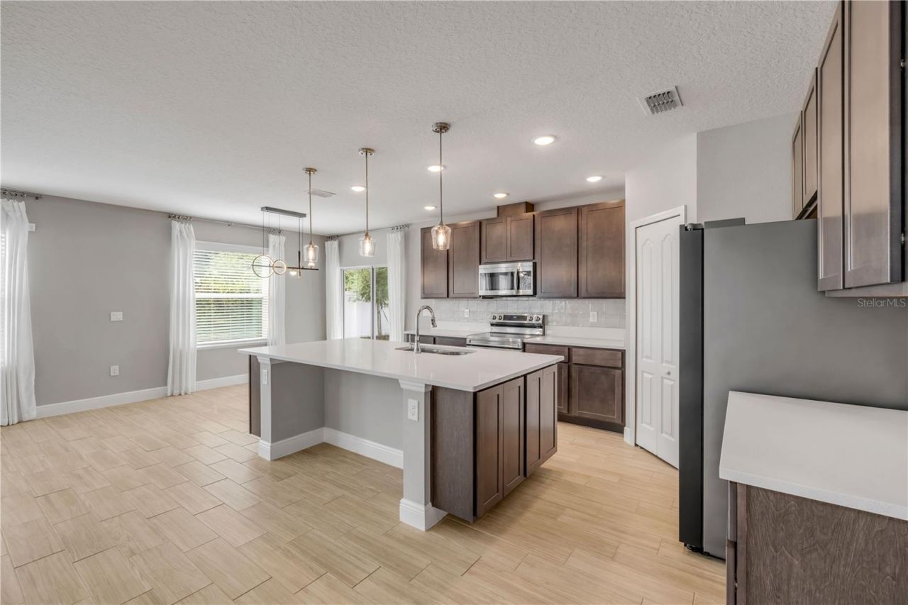 2211 Elegant Manor Circle, Edgewater, FL 32141 Photo