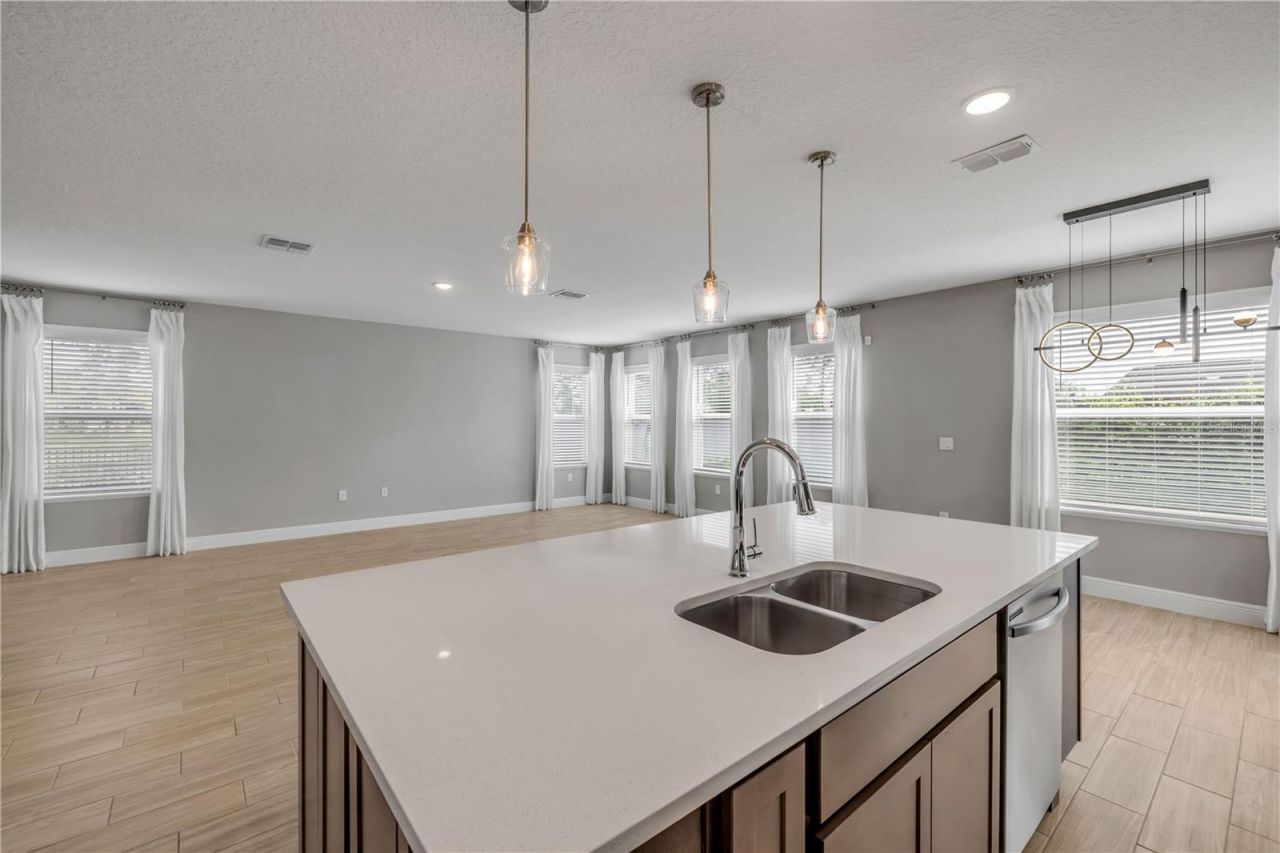 2211 Elegant Manor Circle, Edgewater, FL 32141 Photo