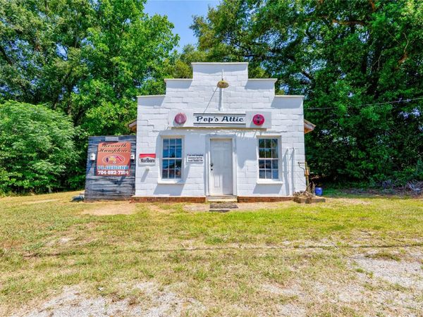 231 E College Avenue, Boiling Springs, NC 28152