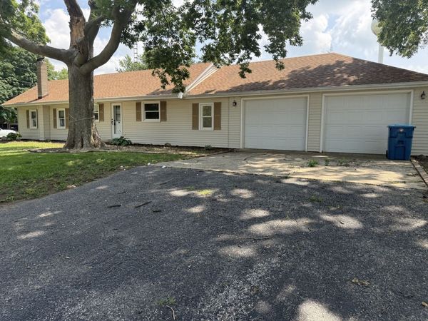 126 N 8th Street, Hennepin, IL 61327