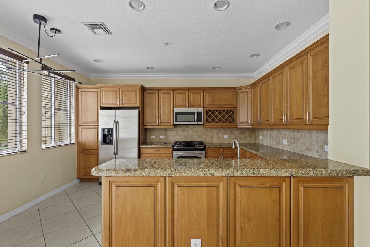 2900 NW 125th Avenue, Unit 3-305, Sunrise, FL 33323 Photo