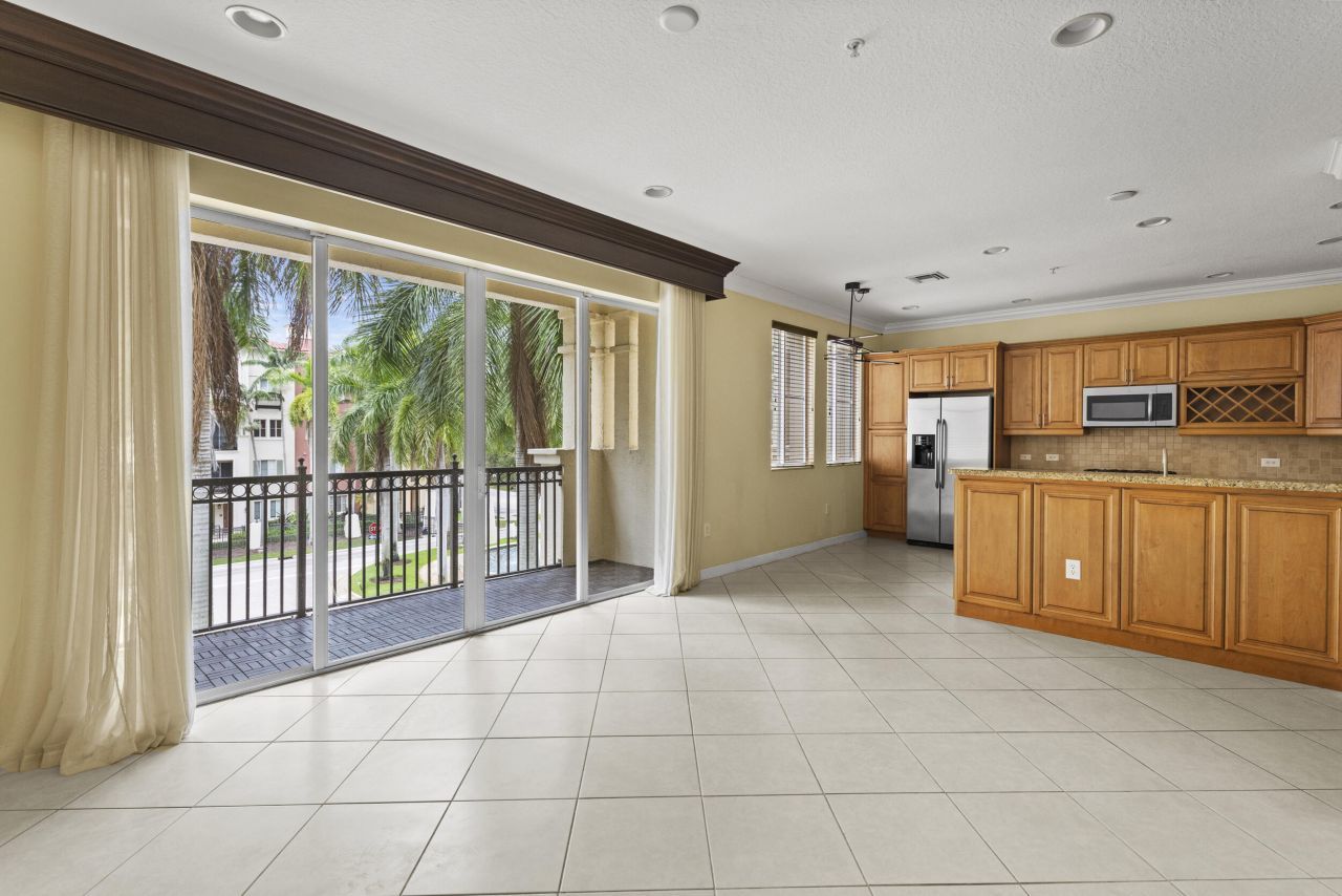 2900 NW 125th Avenue, Unit 3-305, Sunrise, FL 33323 Photo