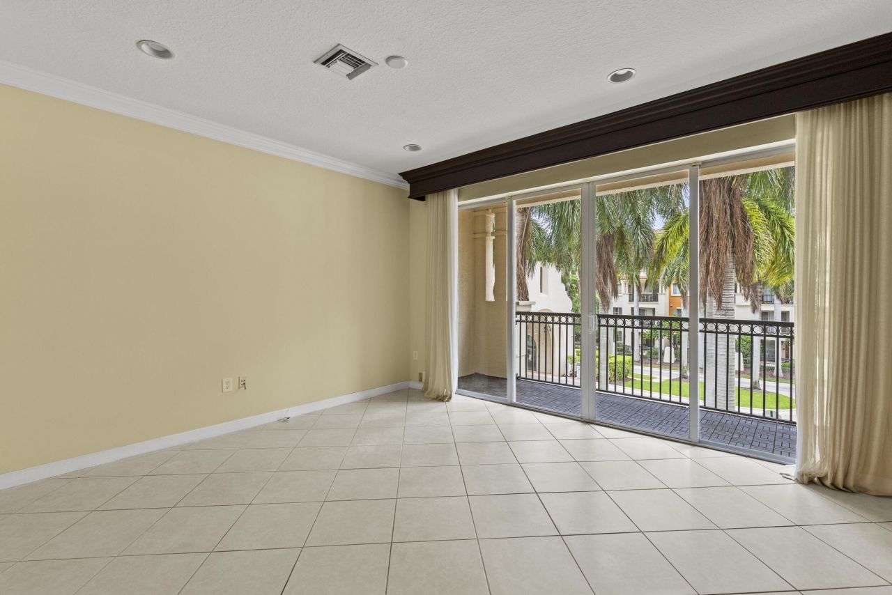 2900 NW 125th Avenue, Unit 3-305, Sunrise, FL 33323 Photo