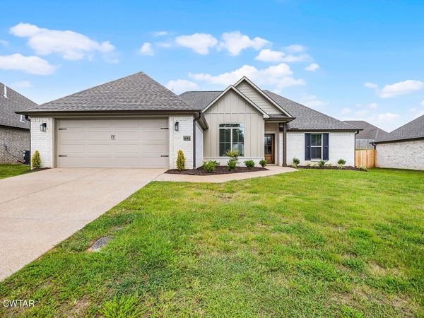 441 Fairway Boulevard , Jackson, TN 38305