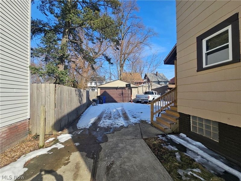 15301 Parkgrove Avenue, Cleveland, OH 44110 Photo 25
