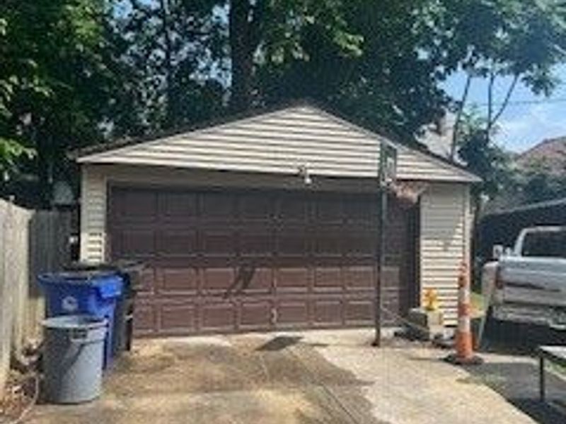 15301 Parkgrove Avenue, Cleveland, OH 44110 Photo 30