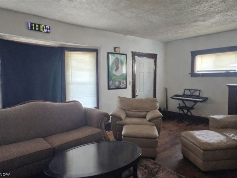 15301 Parkgrove Avenue, Cleveland, OH 44110 Photo 8