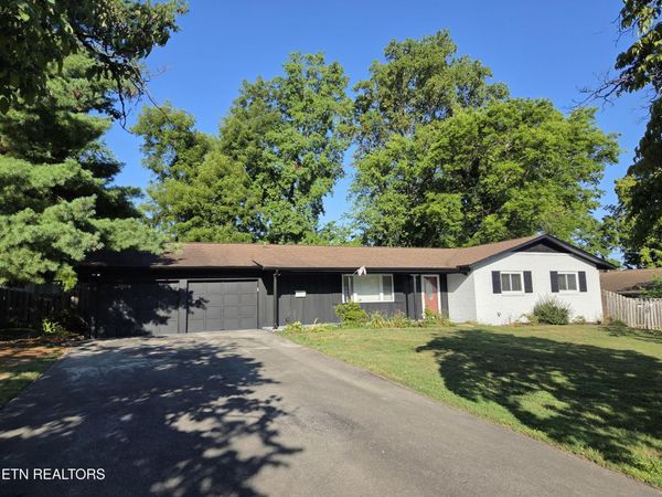 205 Brandon Rd, Knoxville, TN 37922