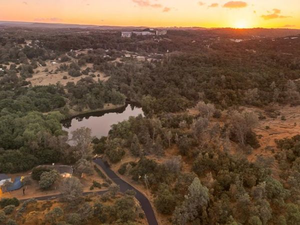 2660 Sleepy Hollow Dr, Shingle Springs, CA 95682