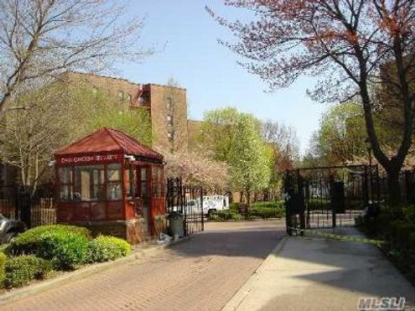 150-30 71 Avenue, Unit 4F, Kew Garden Hills, NY 11367