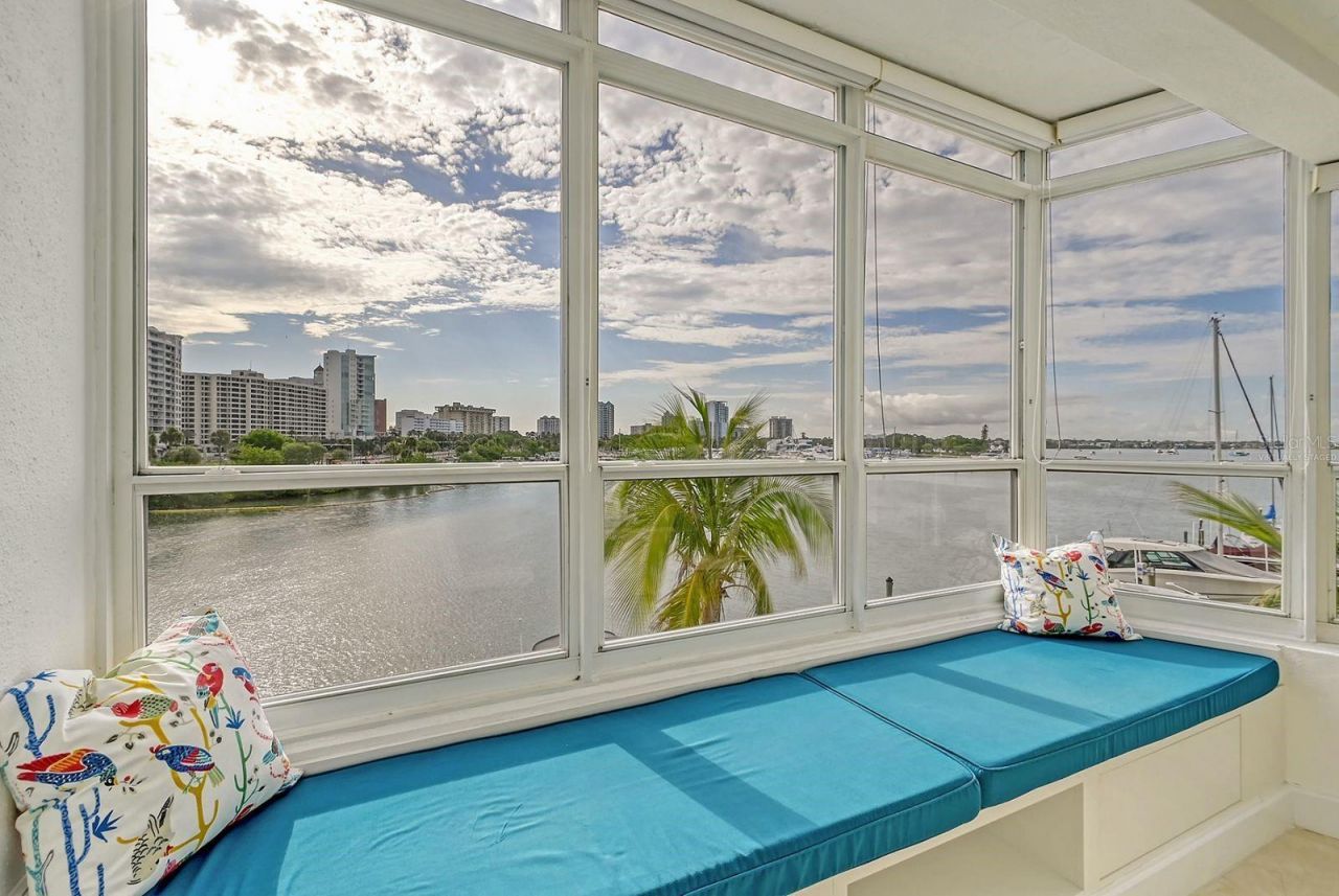 660 Golden Gate Point, Unit 32, Sarasota, FL 34236 Photo