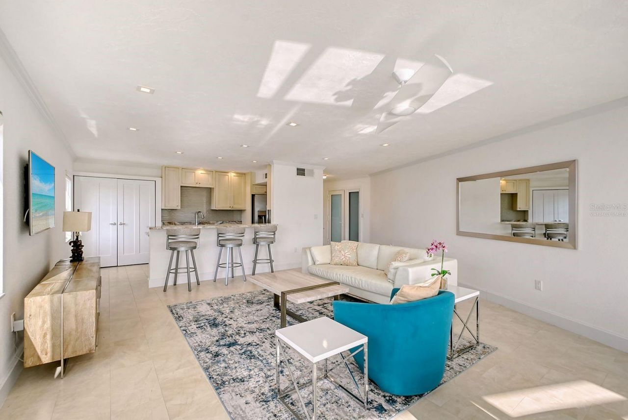 660 Golden Gate Point, Unit 32, Sarasota, FL 34236 Photo