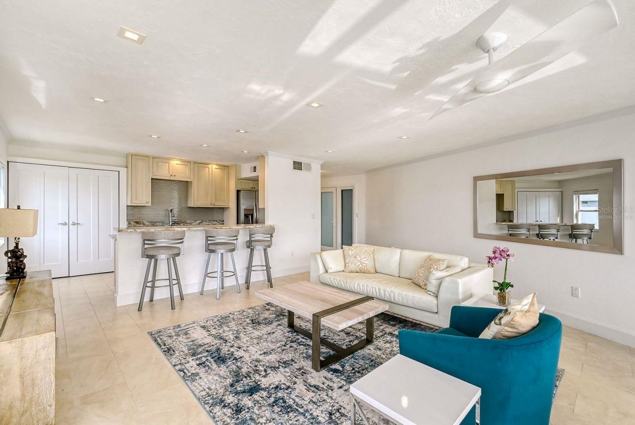 660 Golden Gate Point, Unit 32, Sarasota, FL 34236 Photo