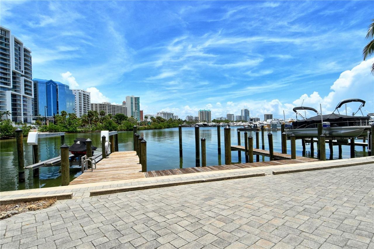 660 Golden Gate Point, Unit 32, Sarasota, FL 34236 Photo