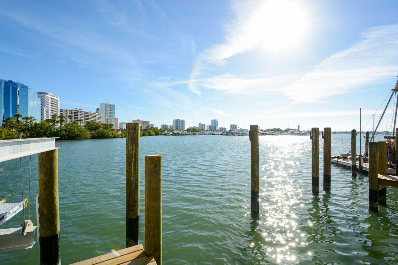 660 Golden Gate Point, Unit 32, Sarasota, FL 34236 Photo