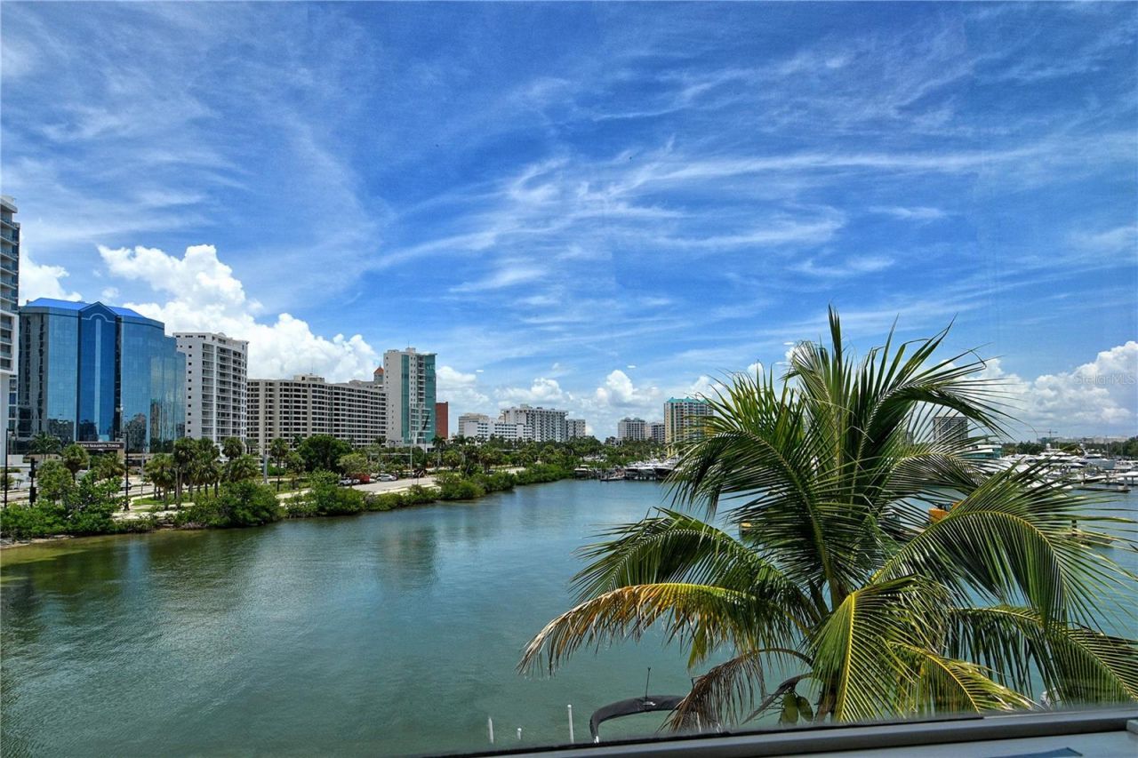 660 Golden Gate Point, Unit 32, Sarasota, FL 34236 Photo