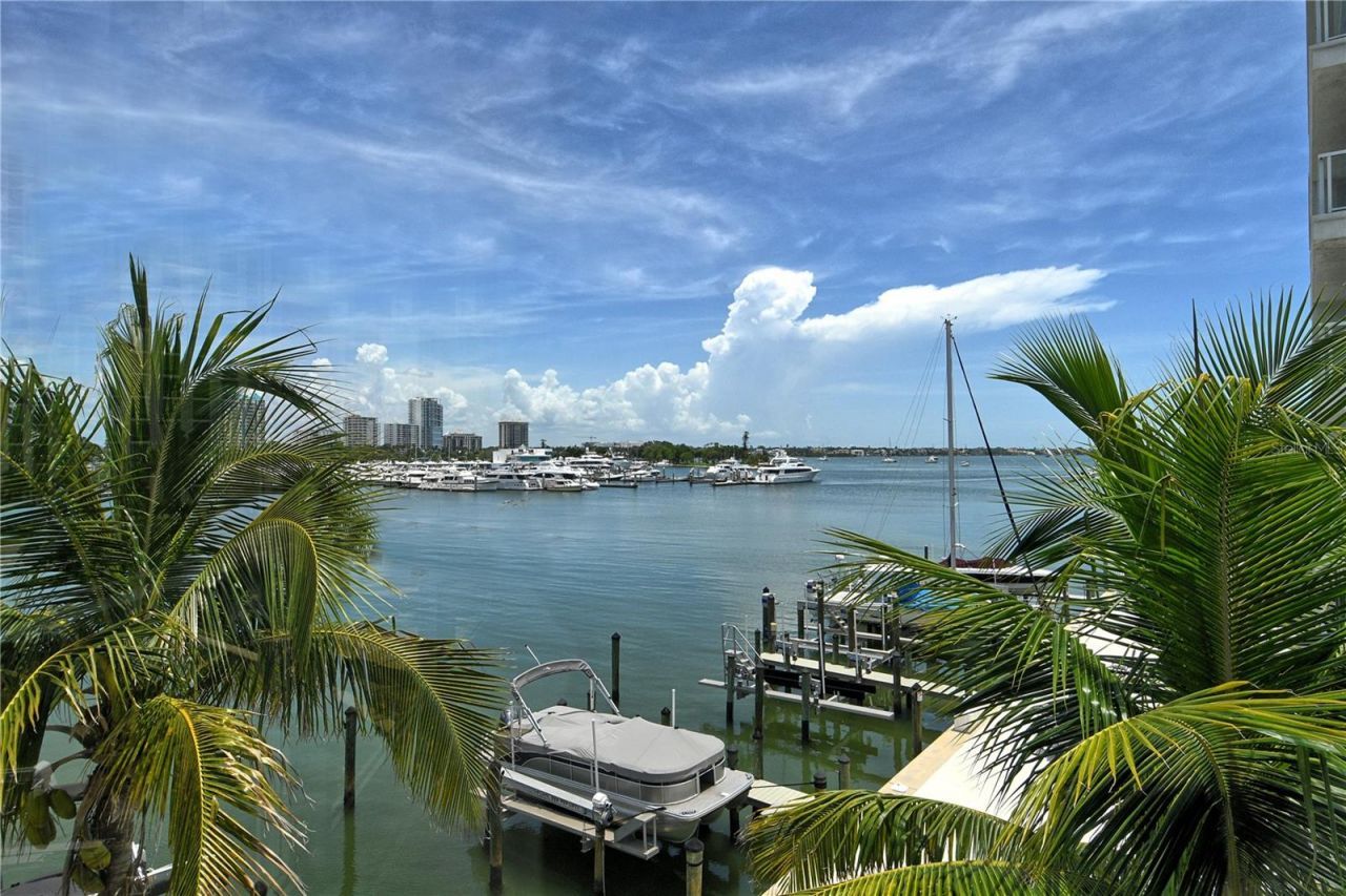 660 Golden Gate Point, Unit 32, Sarasota, FL 34236 Photo