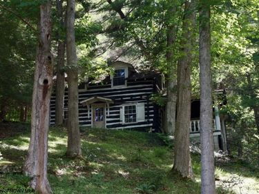 1646 Lake Floyd Circle, Bristol, WV 26426