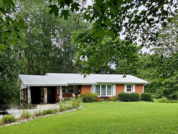 1797 Link Rd, New Johnsonville, TN 37134