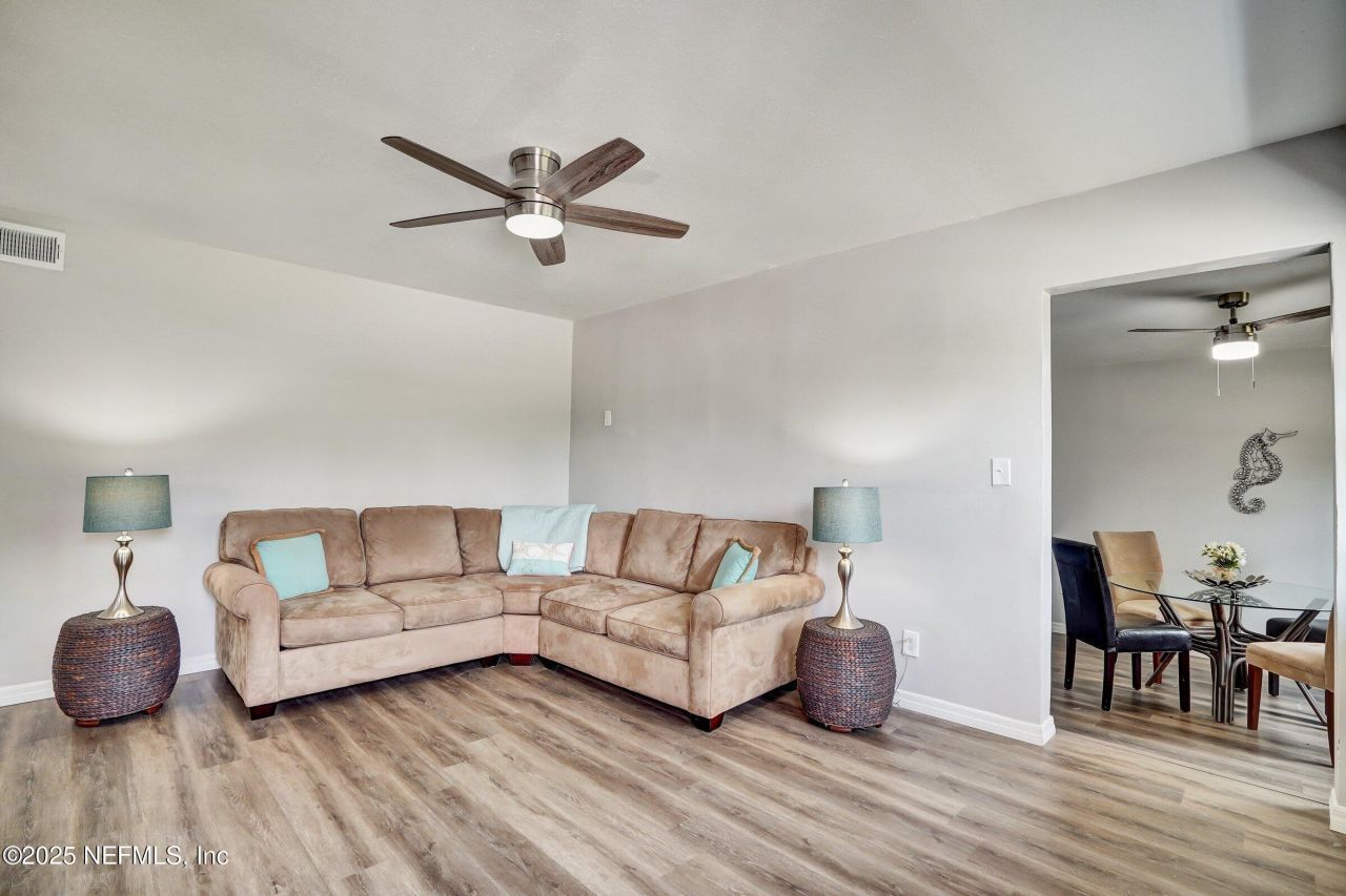 8023 Chateau Drive S, Jacksonville, FL 32221 Photo