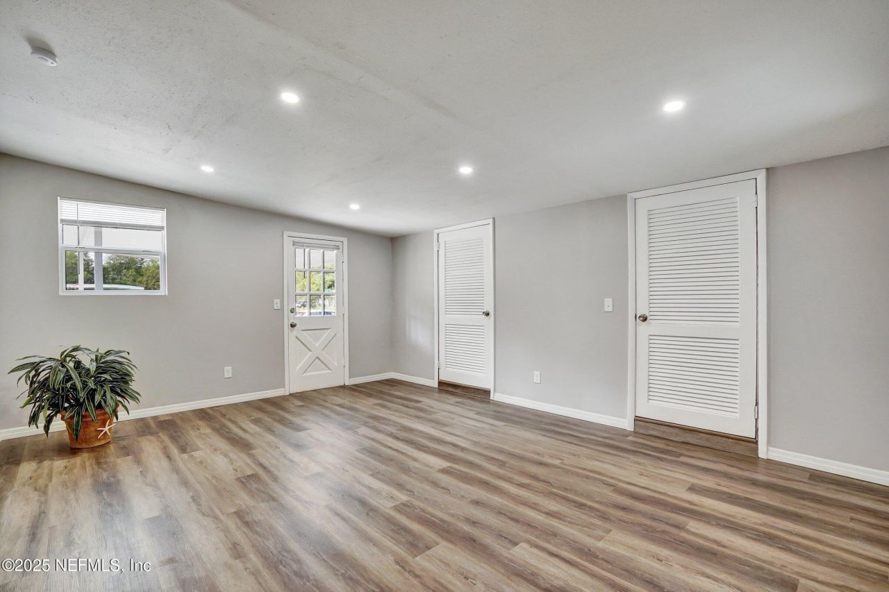 8023 Chateau Drive S, Jacksonville, FL 32221 Photo