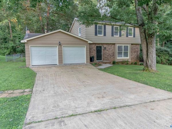 2211 Hickory Hill Drive, Guntersville, AL 35976