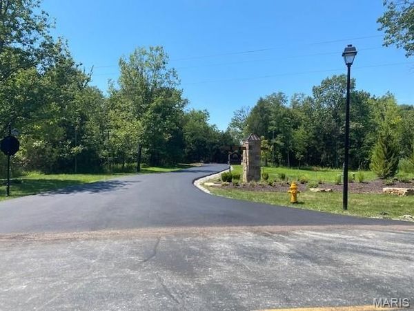 5001 Lily Ridge, Defiance, MO 63341