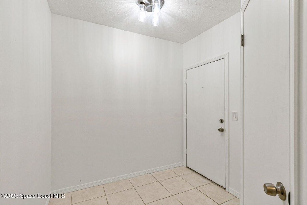 6165 S Mirror Lake Drive, Unit 103, Sebastian, FL 32958 Photo