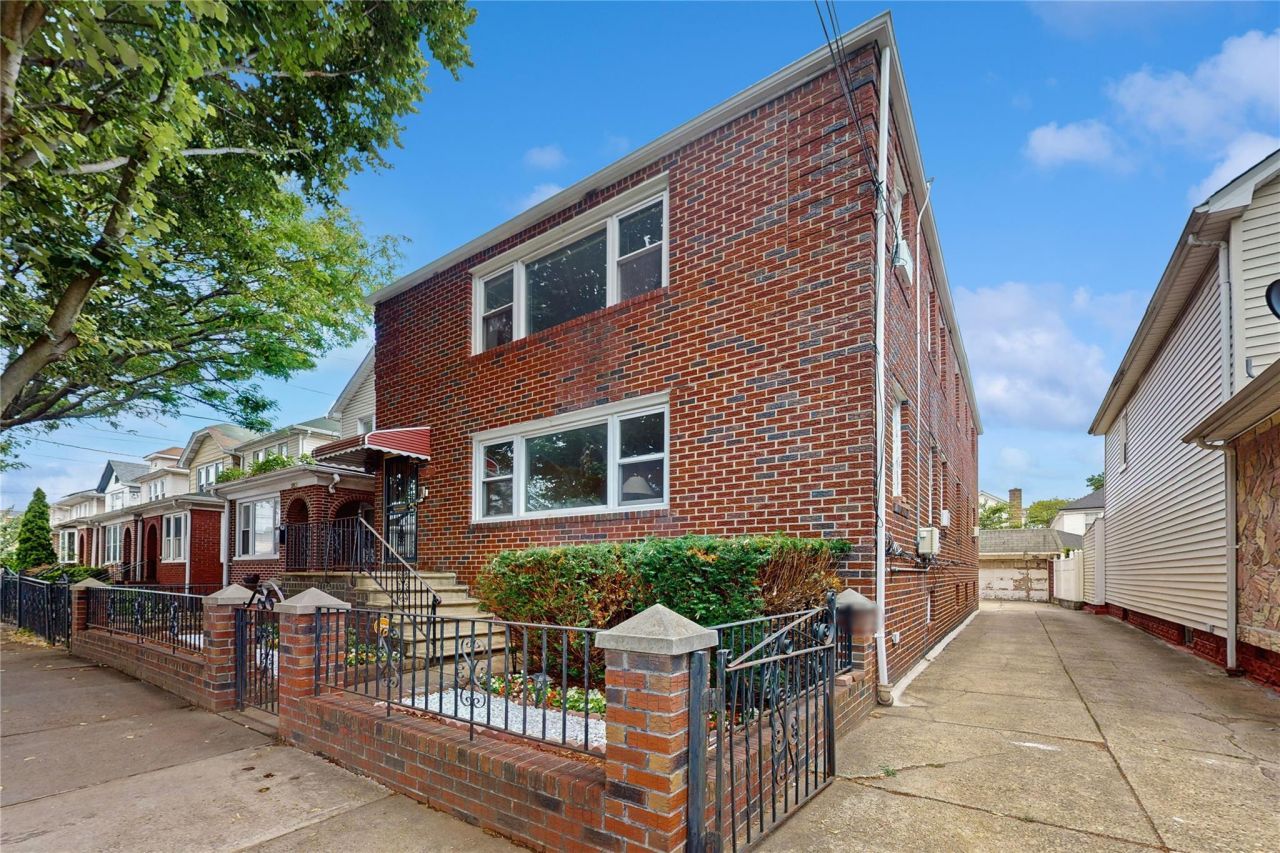 987 E 42nd Street, Brooklyn, NY 11210 Main Photo