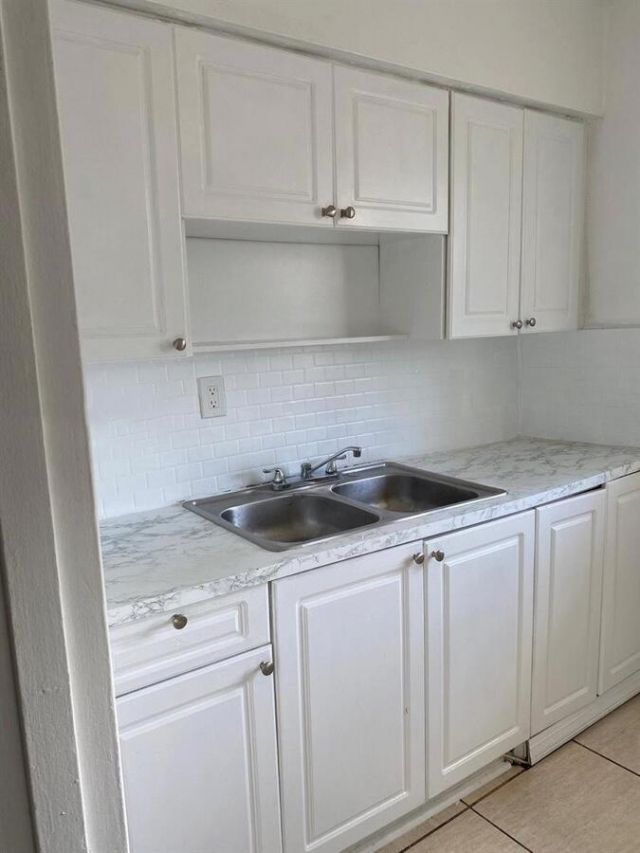 630 84th Street, Unit 28, Miami Beach, FL 33141 Photo