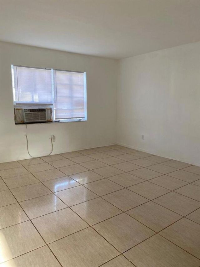 630 84th Street, Unit 28, Miami Beach, FL 33141 Photo