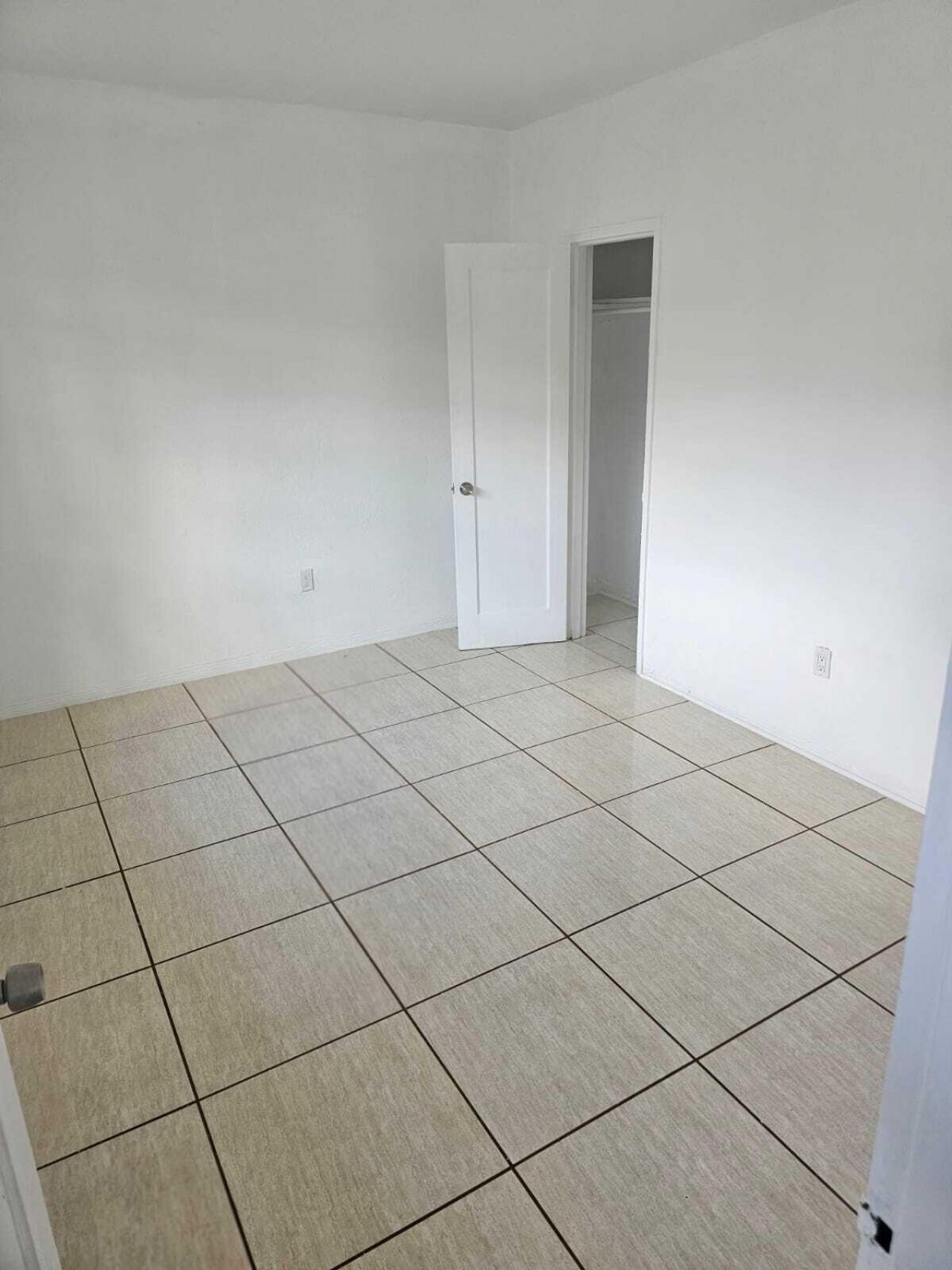 630 84th Street, Unit 28, Miami Beach, FL 33141 Photo