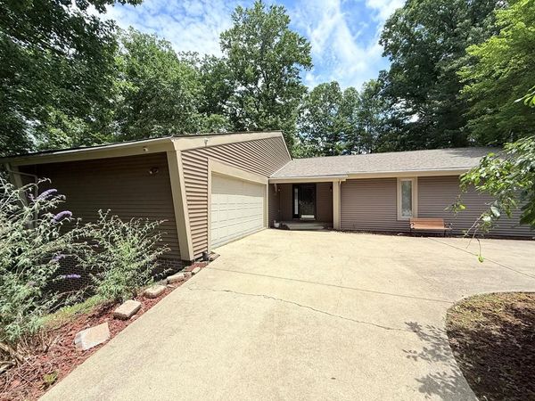 106 THORNWOOD LANE, BECKLEY, WV 25801