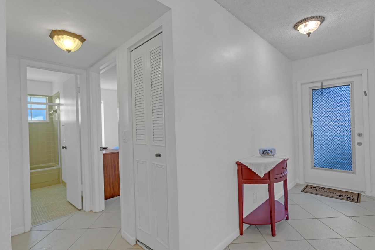 857 Worcester B Lane, Unit B, Lake Worth, FL 33467 Photo