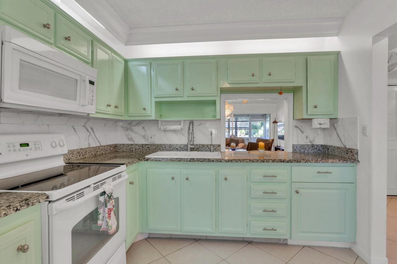 857 Worcester B Lane, Unit B, Lake Worth, FL 33467 Photo