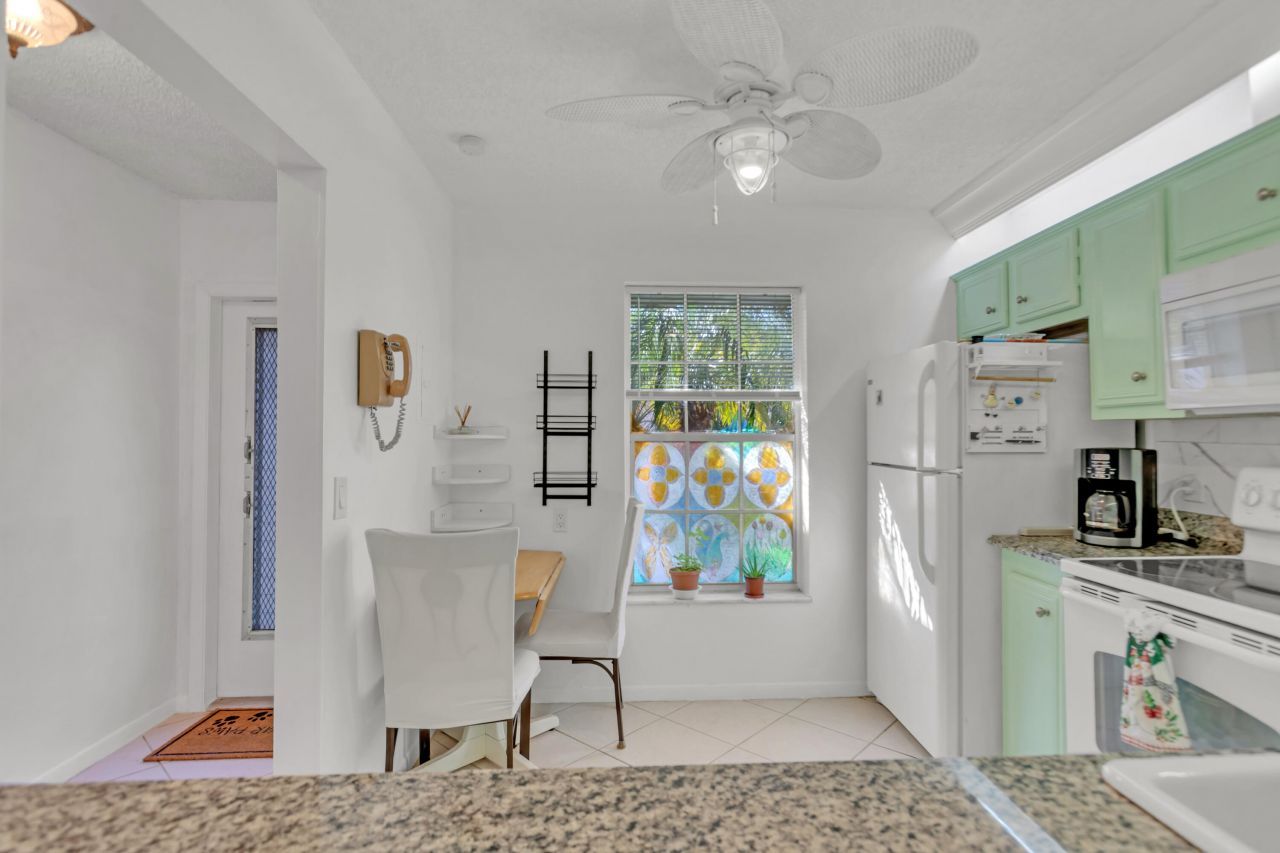 857 Worcester B Lane, Unit B, Lake Worth, FL 33467 Photo