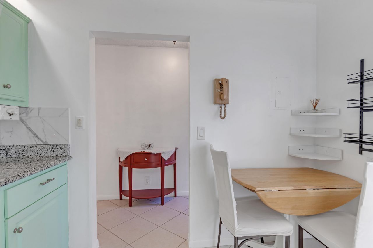 857 Worcester B Lane, Unit B, Lake Worth, FL 33467 Photo