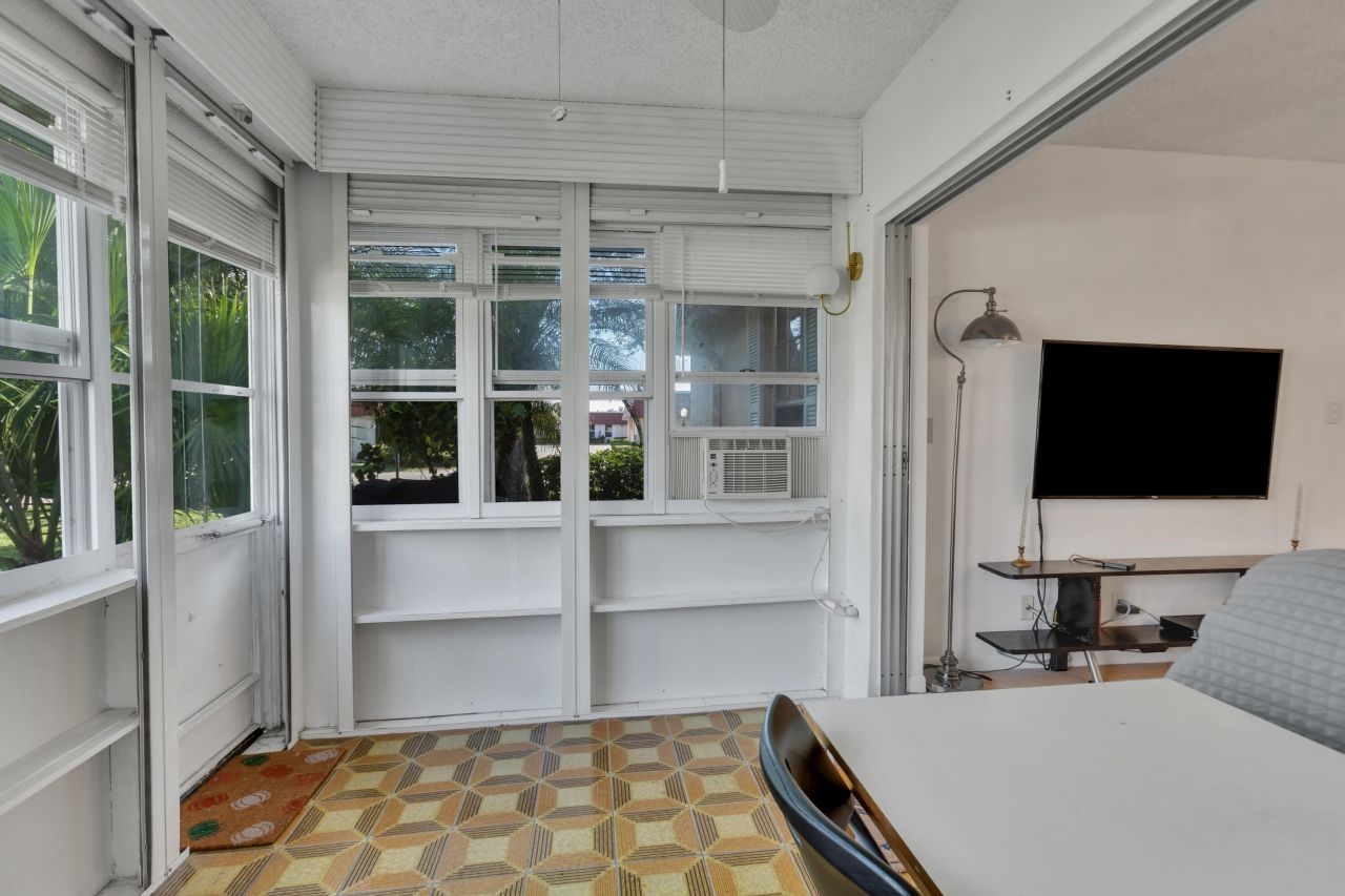 857 Worcester B Lane, Unit B, Lake Worth, FL 33467 Photo