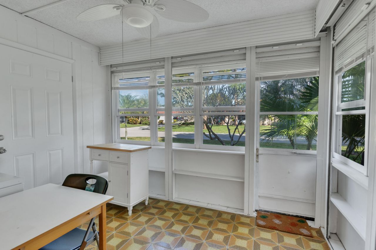 857 Worcester B Lane, Unit B, Lake Worth, FL 33467 Photo